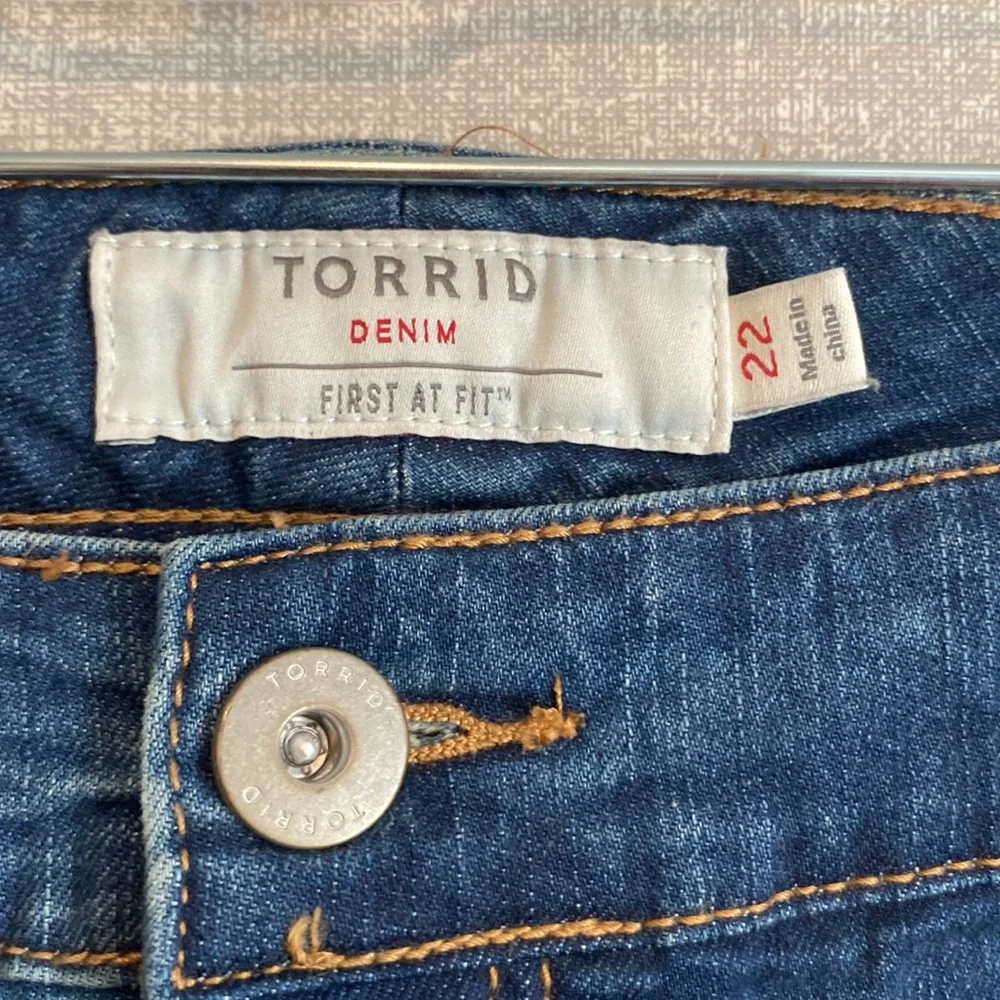 NWT Torrid Dark Blue New Skinny High Rise Jeans - Picture 4 of 8